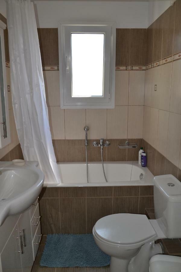 Spacious 1 Bedroom Apartment 2 Km To Pessada Beach Dhorizáta Zewnętrze zdjęcie