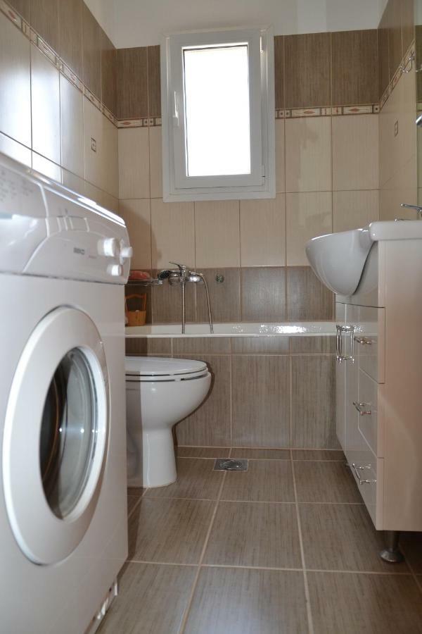 Spacious 1 Bedroom Apartment 2 Km To Pessada Beach Dhorizáta Zewnętrze zdjęcie